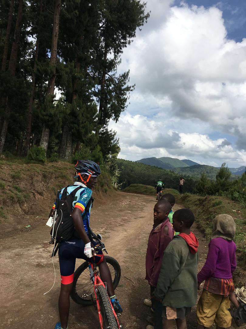 4-Day Cycling Tour: Kigali to Lake Bunyonyi